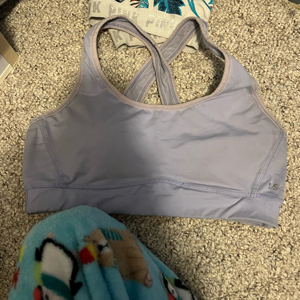 Women’s sports bra